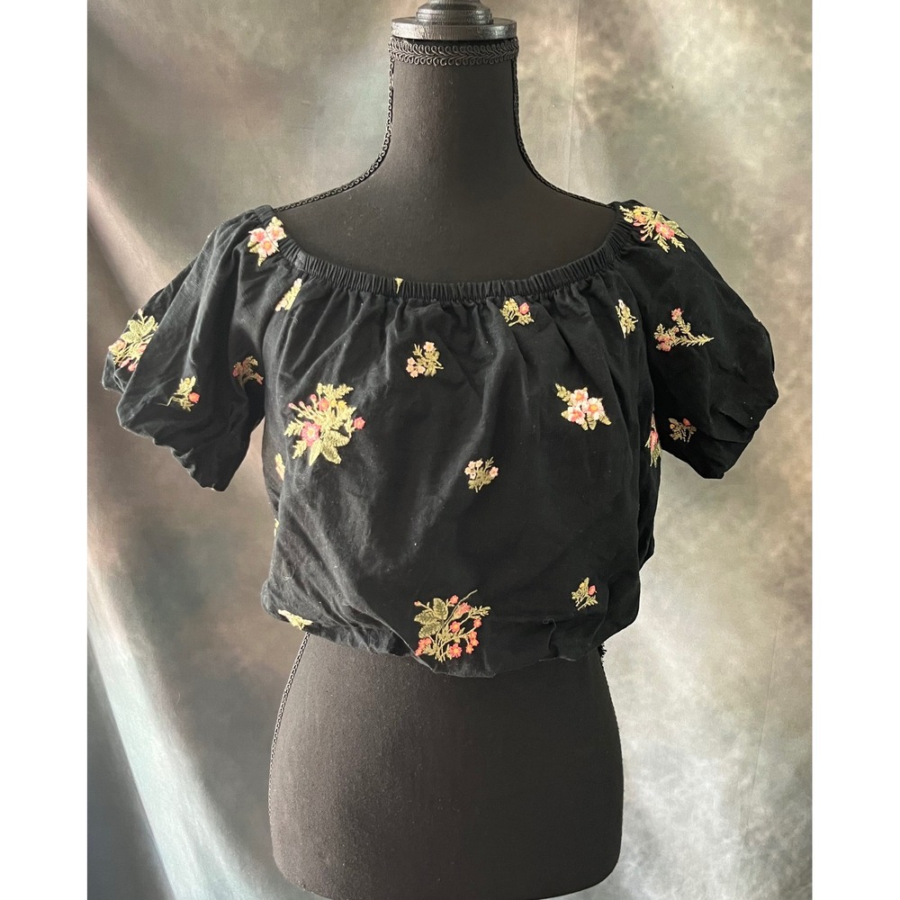 American Eagle Black Floral Embroidered Off Shoulder Crop Top Blouse Size Small - Picture 1 of 8